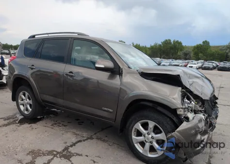 2010 Toyota Rav4 Limited z USA, uszkodzony, nr VIN 2T3DF4DV9AW028793